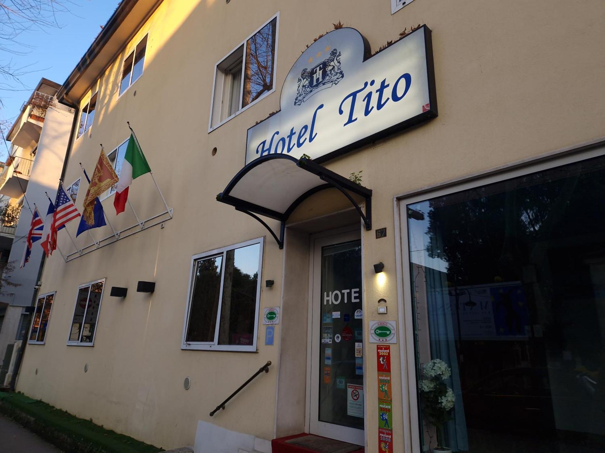 Hotel Tito Mestre Exterior foto