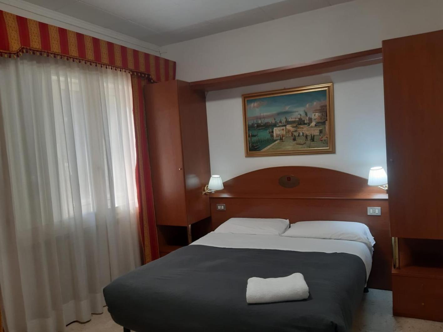 Hotel Tito Mestre Exterior foto